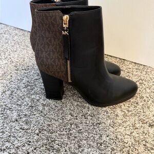 Brand new size 8.5: Michael Kors Black and Brown Logo Ankle Booties